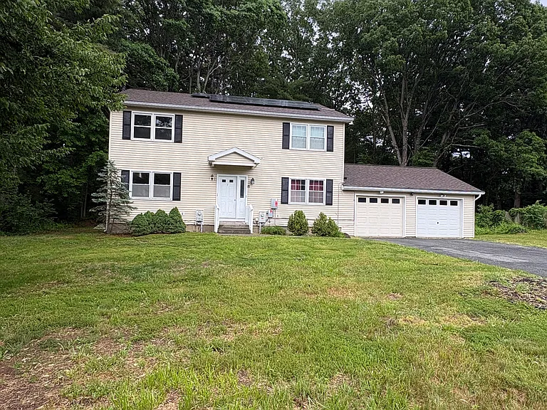 7 Woodridge Cir #7A — Photo 1