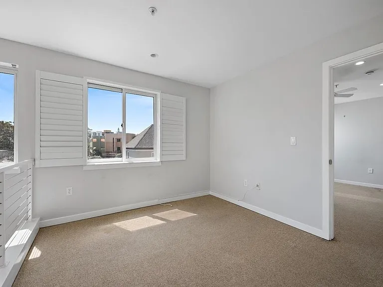 350 N 2nd St #116 — Photo 16