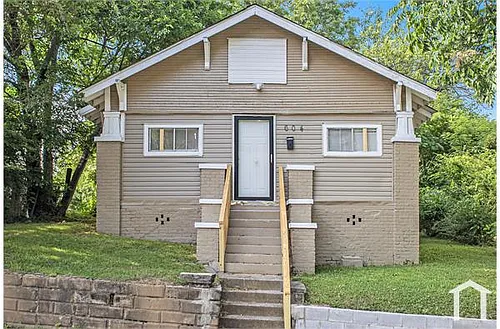 604 5th Way Photo 1