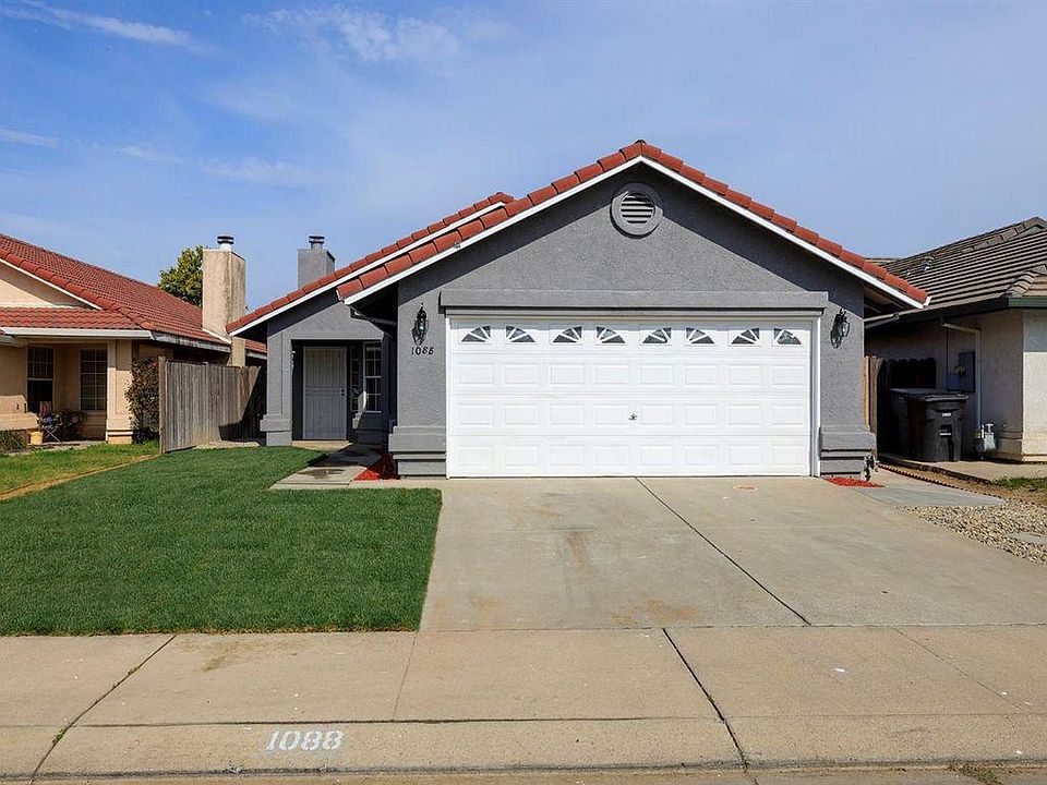 1st image of 1088 La Mesa St