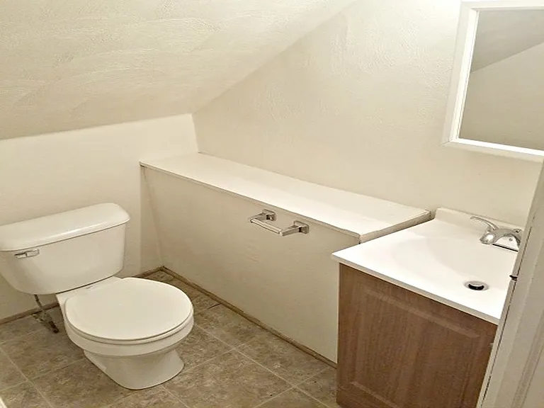843 W 41st St — Photo 3