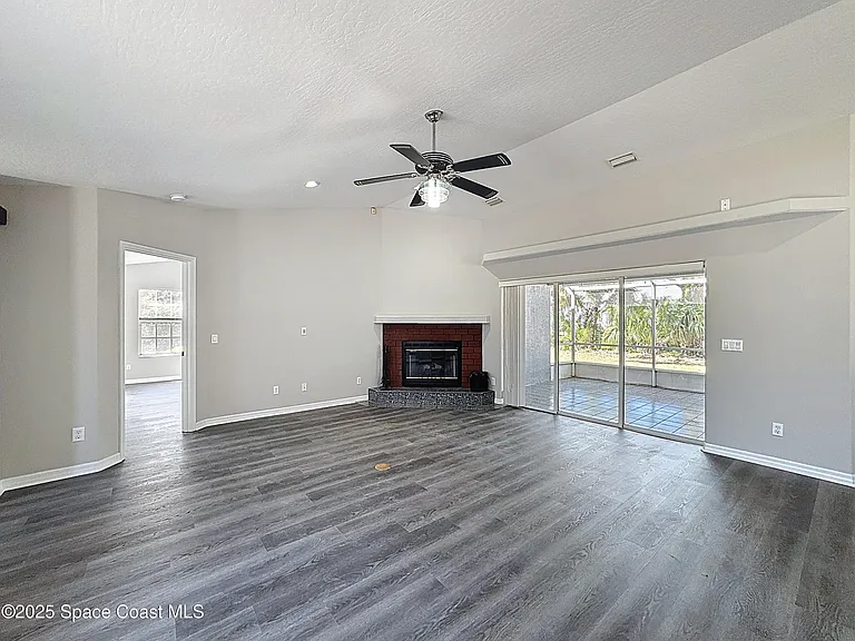 101 Cove Loop Dr — Photo 9