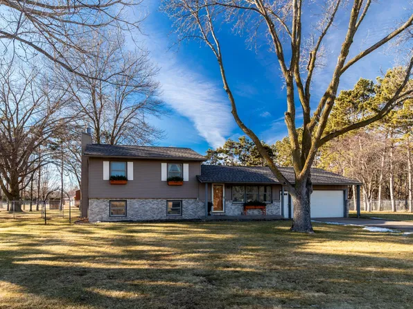 16821 Circle Dr, Little Falls, MN 56345