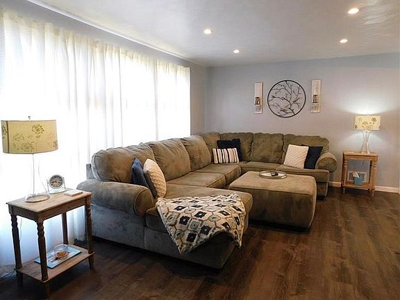 5th image of 3040 Mintwood Dr