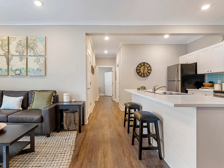 The Pointe Grand Apartment Homes — Photo 23