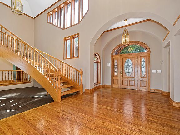 3rd image of 2044 Lockridge Pl