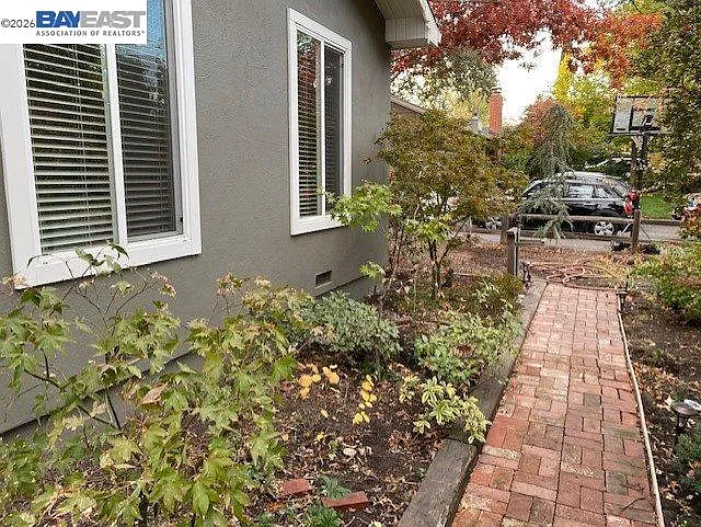 3 bed, 1794 sqft, $4,800 — Photo 4