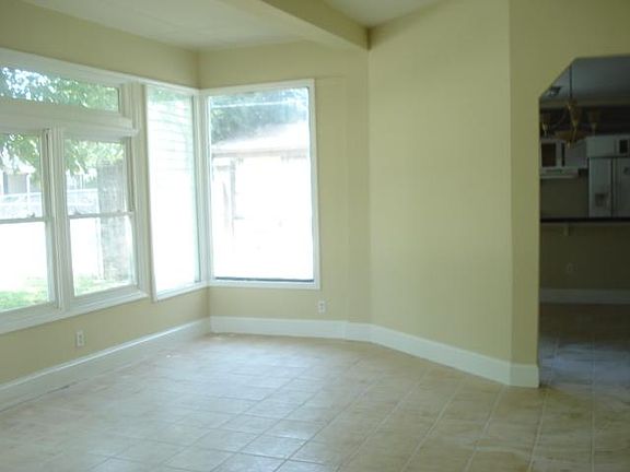 4th image of 84 Maury St
