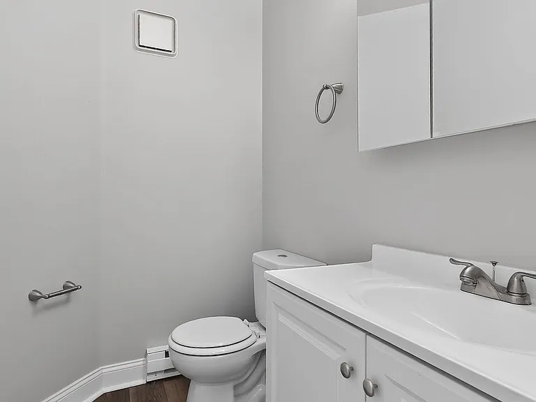Waters Edge Apartments — Photo 27