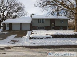12352 Hillsboro Ave, Savage, MN 55378
