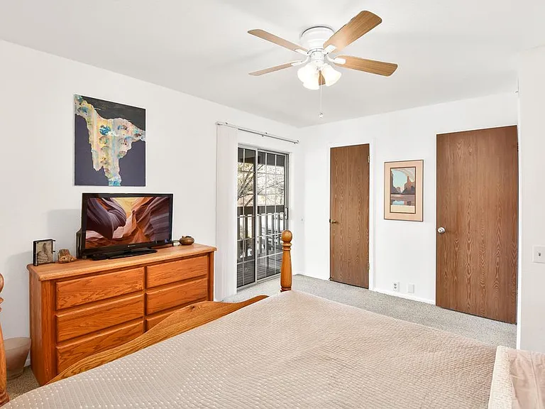 1000 N Beaver St #107 — Photo 4