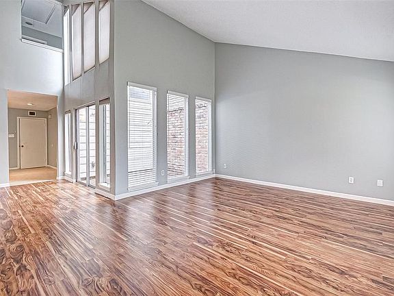 3rd image of 7983 Kendalia Dr