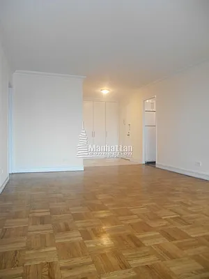 Rented by Manhattan Connection | media 17