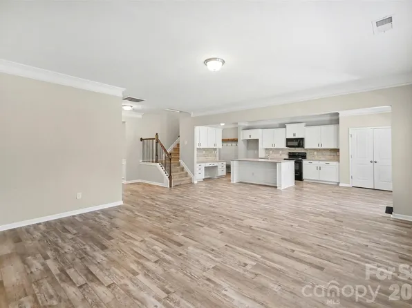 504 Stone River Pkwy, Mount Holly, NC 28120