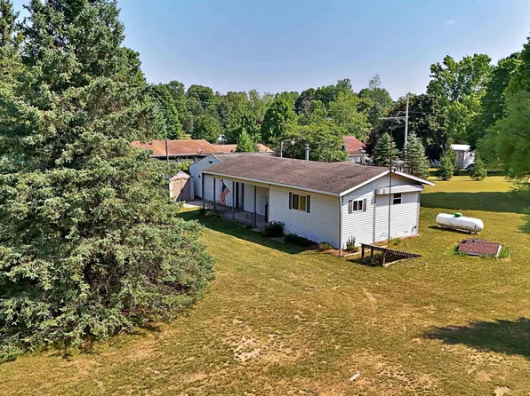 1556 Kimberly Dr, Mesick, MI 49668