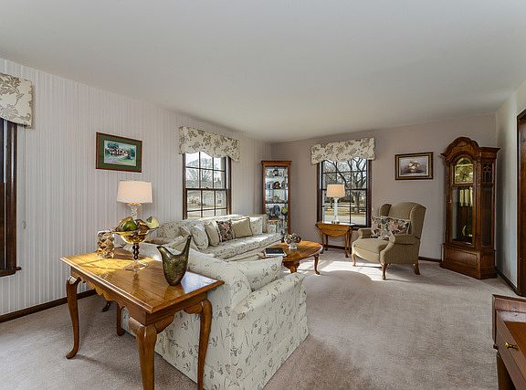3rd image of 1519 S Kaspar Ave