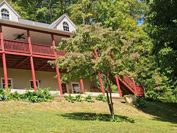77 Pigeon Creek Trl, Bryson City, NC 28713