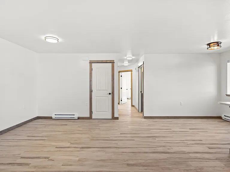 Pineview Apartments — Photo 4
