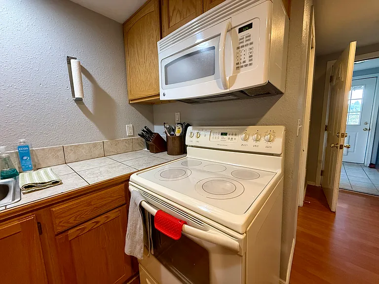 515 NW Irving St #A — Photo 19