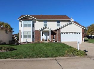 10 Robertridge Ct, Saint Charles, MO 63304