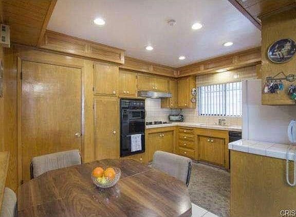 5th image of 17613 Covello St