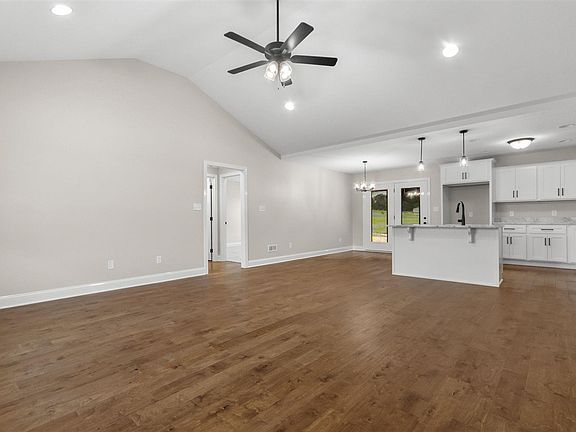 2nd image of 79 Courtlynn Dr