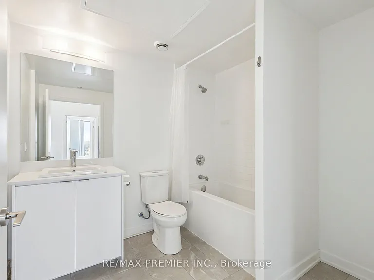 55 Duke St W #1709 — Photo 42