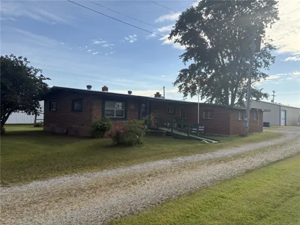 902 S Jackson St, Newton, IL 62448