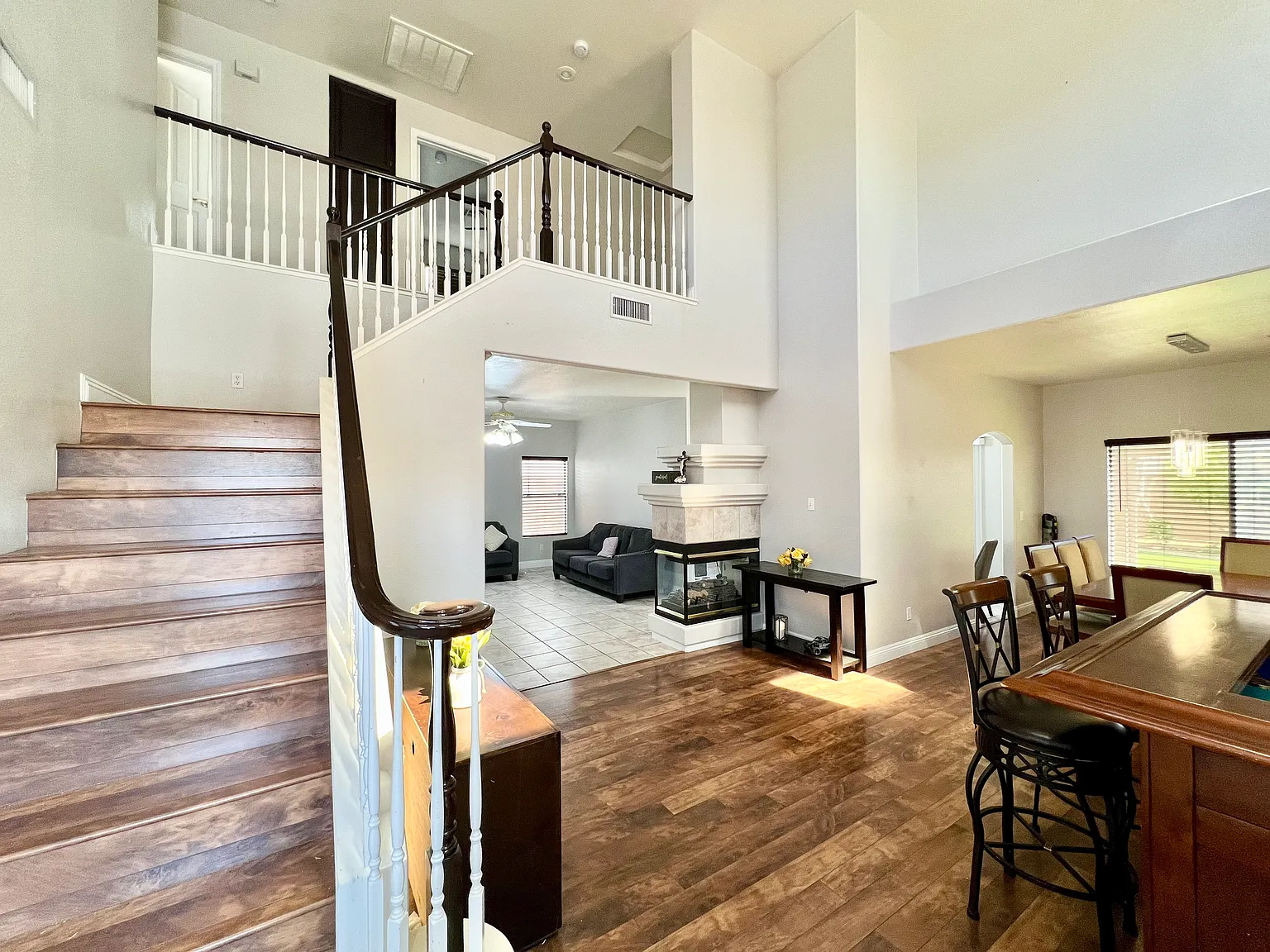 4 bed, 2.5 bath, 1955 sqft, $2,795 — Photo 4