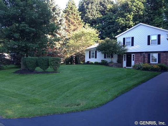 3rd image of 210 Heather Ln