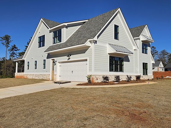 2nd image of 155 Hawthorne Ln
