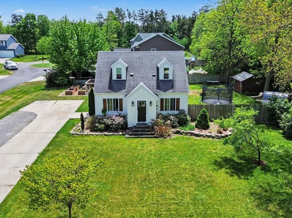 1222 W 32nd St, Holland, MI 49423