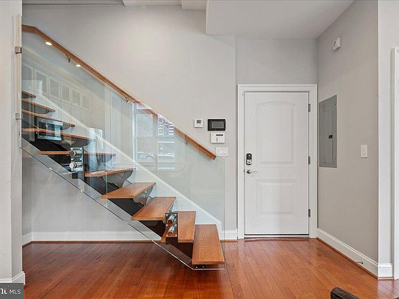 4th image of 2019 19th St NW #2