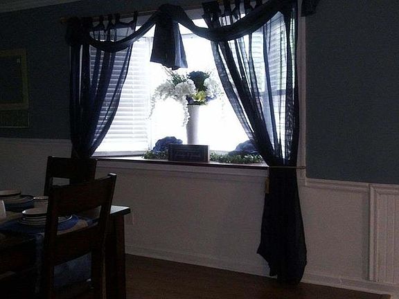 5th image of 204 Sherwood Dr