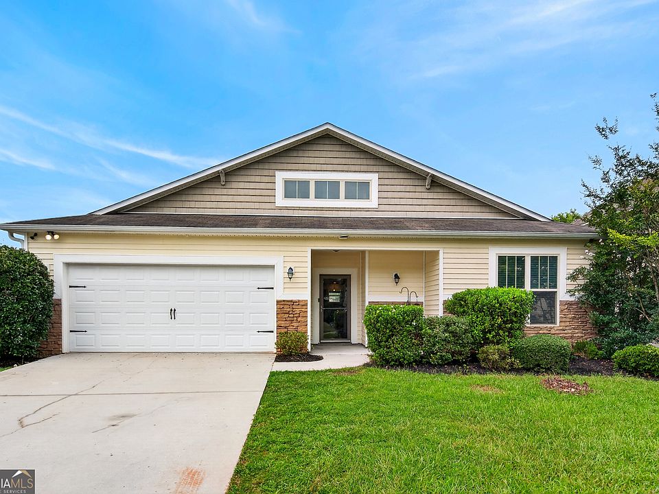 1st image of 402 Creekside Dr