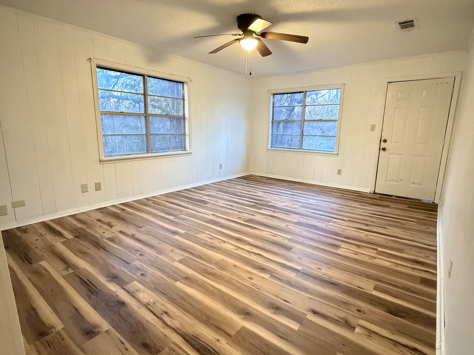 3 bed, 1100 sqft, $975 — Photo 4