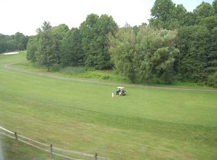 12100 Green Leaf Ct APT 302, Fairfax, VA 22033