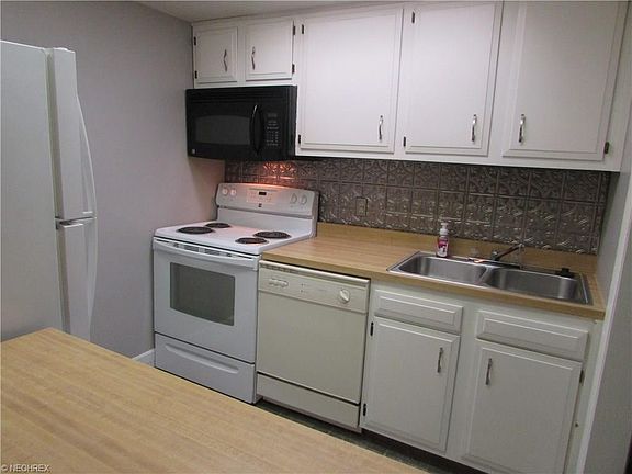 4th image of 1110 Townsview Pl