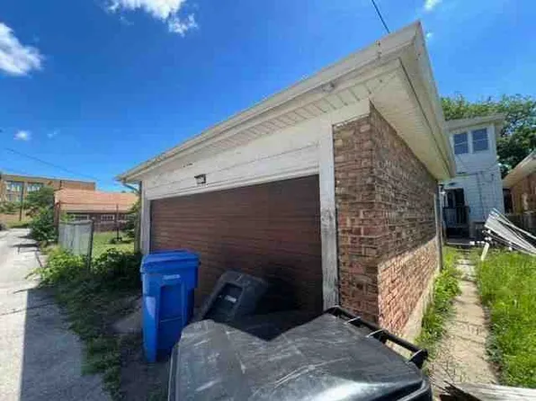 7718 S Bennett Ave, Chicago, IL 60649