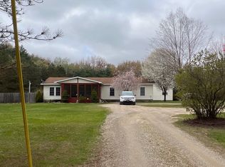 10660 Pinewood Trl, Carson City, MI 48811