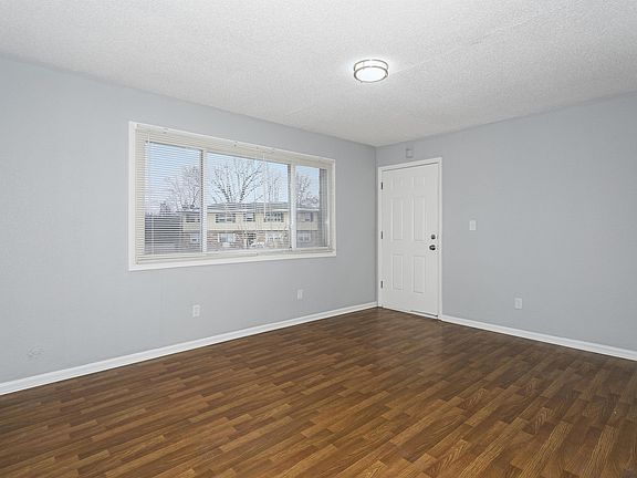 5th image of 1422 N 55th Dr #A