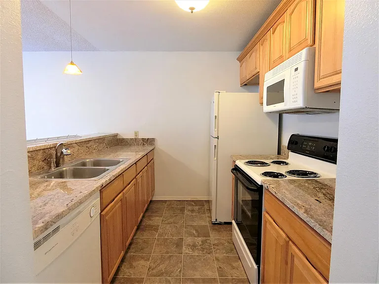 5842 NE 75th St #C107 — Photo 4