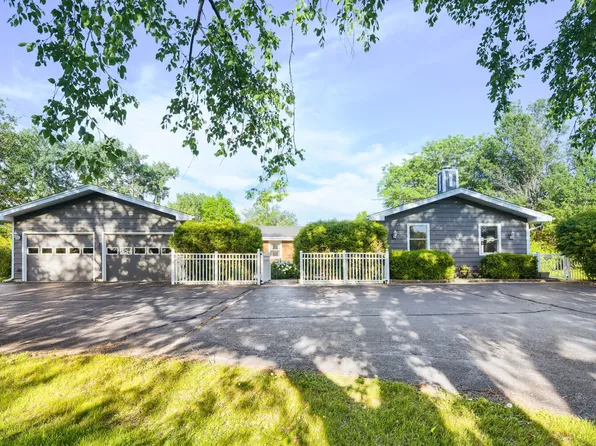 9 Tomahawk Trl, Oswego, IL 60543