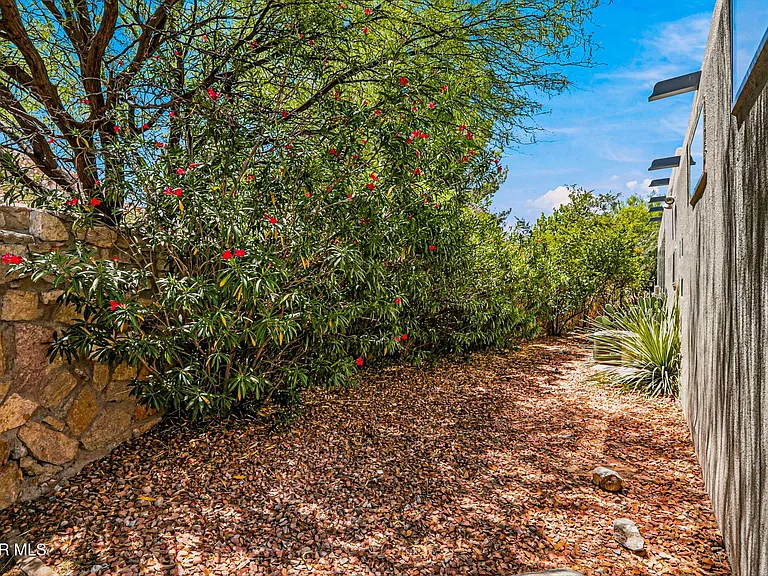 5601 Burning Tree Dr — Photo 65
