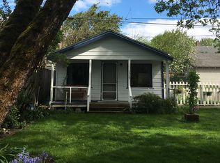 1527 SE Mill St, Roseburg, OR 97470