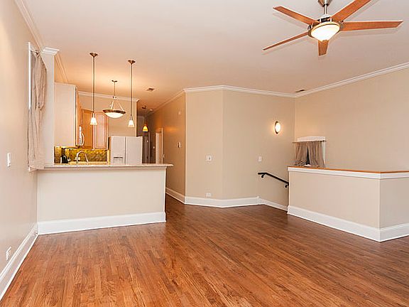4th image of 1040 N Winchester Ave APT 2