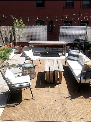 Rented by Compass | media 24