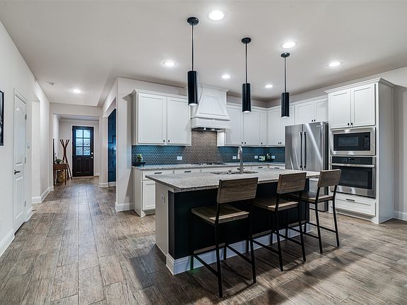 4th image of 834 Mildren Ln