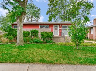 30 S Joyce Ln, Addison, IL 60101