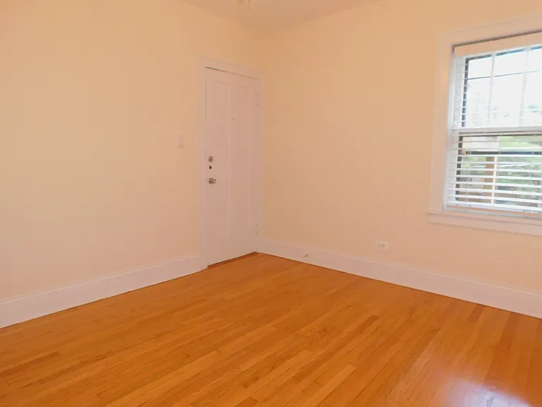 915 Greenleaf St #2E — Photo 10